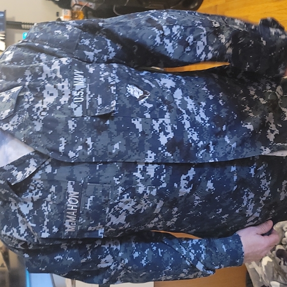 us navy Other - US Navy digital camo jacket sz large xlong nwt